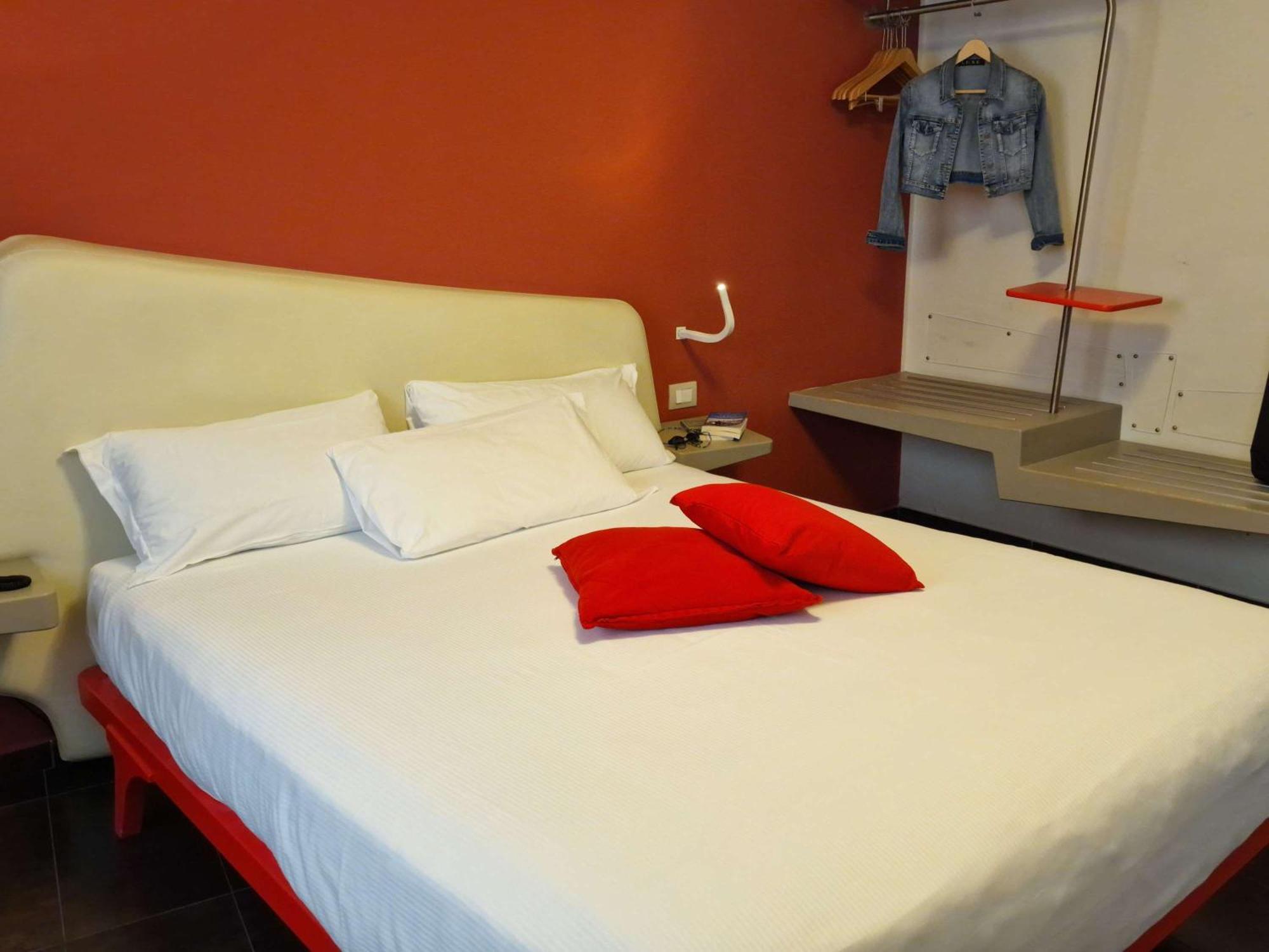 Ibis Styles Palermo President Hotel Exterior photo